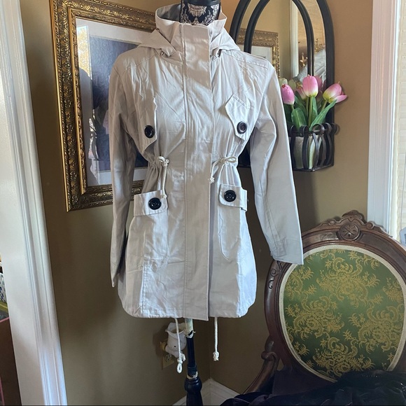 Trench coat | S - Picture 2 of 3